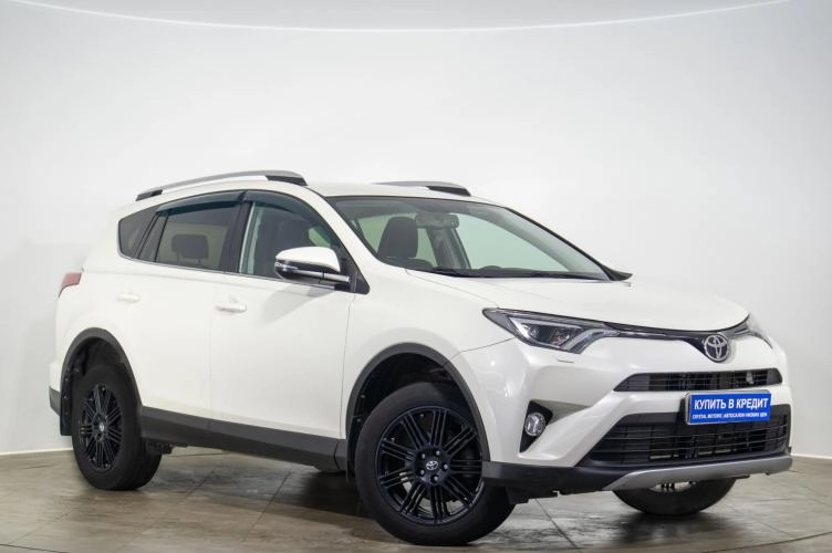 Toyota RAV4 2017 года в Оренбурге