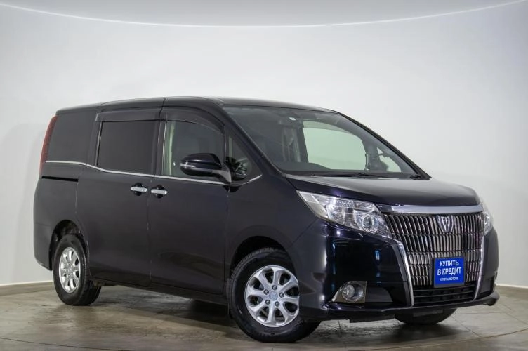 Toyota Esquire 2015 года в Оренбурге