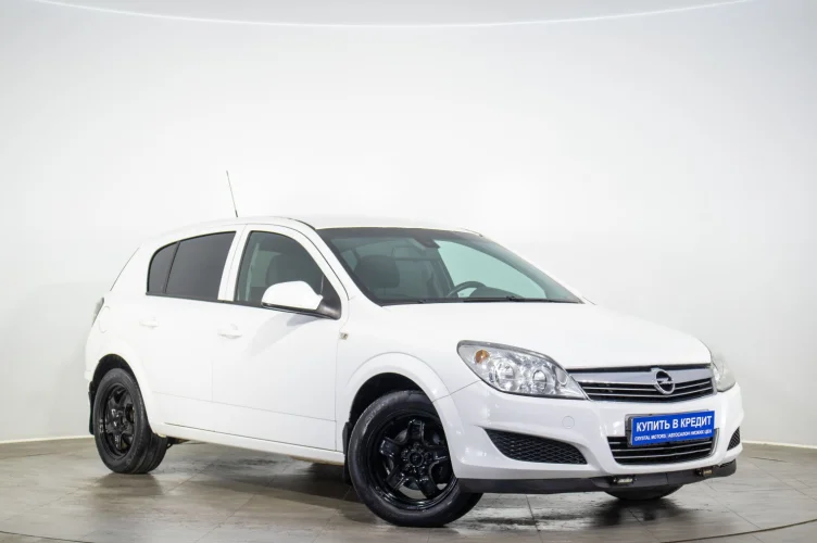 Opel Astra 2011 года в Оренбурге