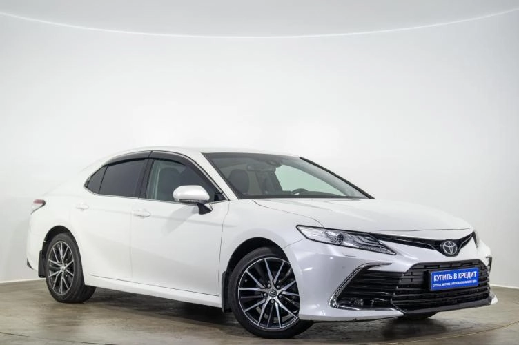 Toyota Camry 2021 года в Оренбурге