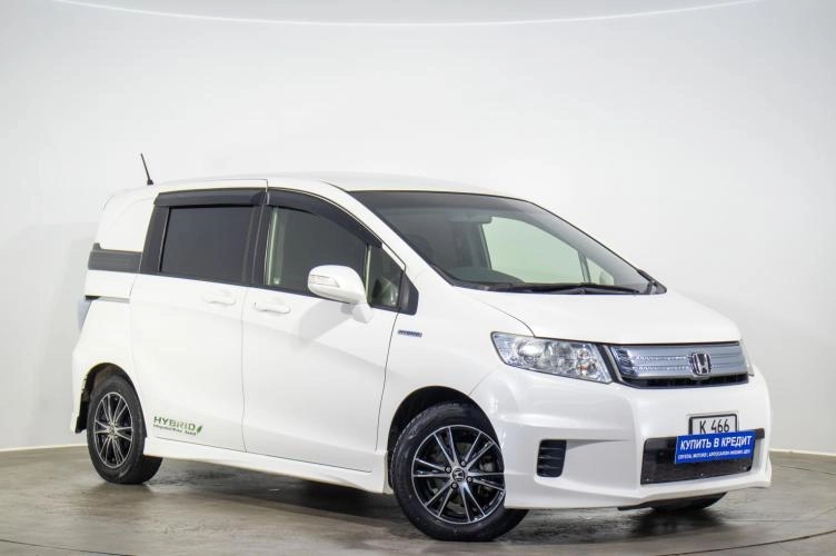 Honda Freed 2013 года в Оренбурге