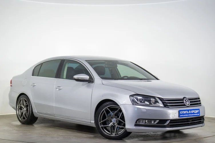 Volkswagen Passat 2012 года в Оренбурге