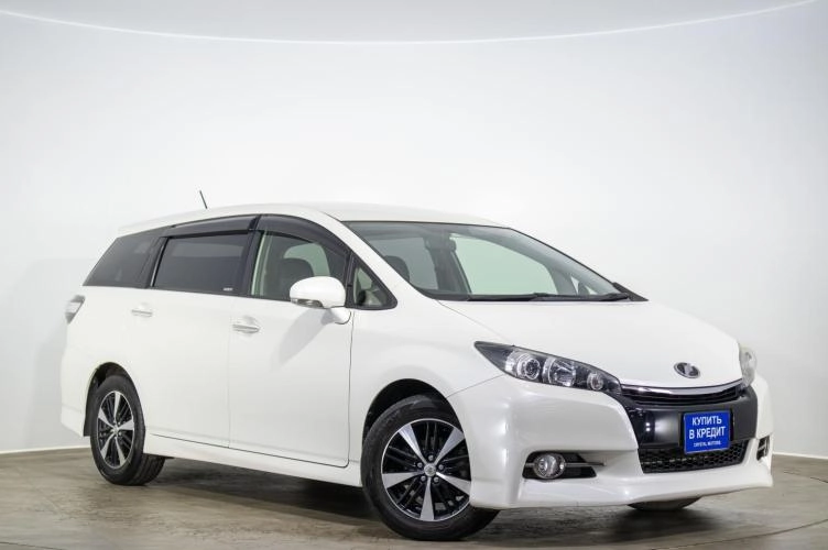 Toyota Wish 2015 года в Оренбурге