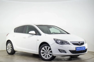 Opel Astra 2012 года в Оренбурге