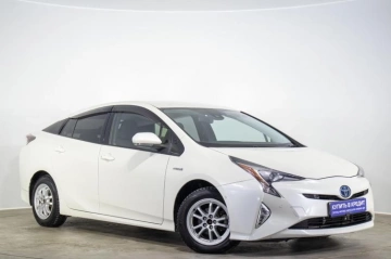 Toyota Prius 2016 года в Оренбурге
